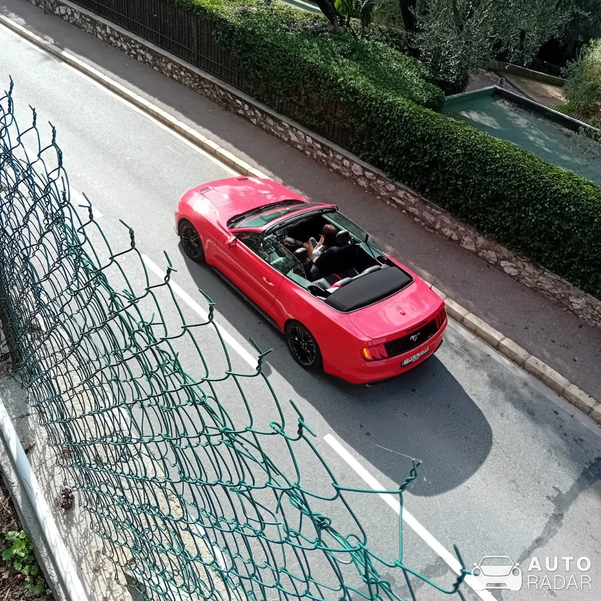 Ford Mustang GT Convertible 2010 spotted in Nice