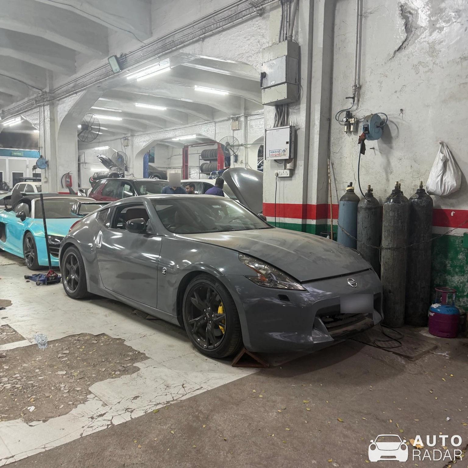 Nissan 370Z spotted in Mumbai, India