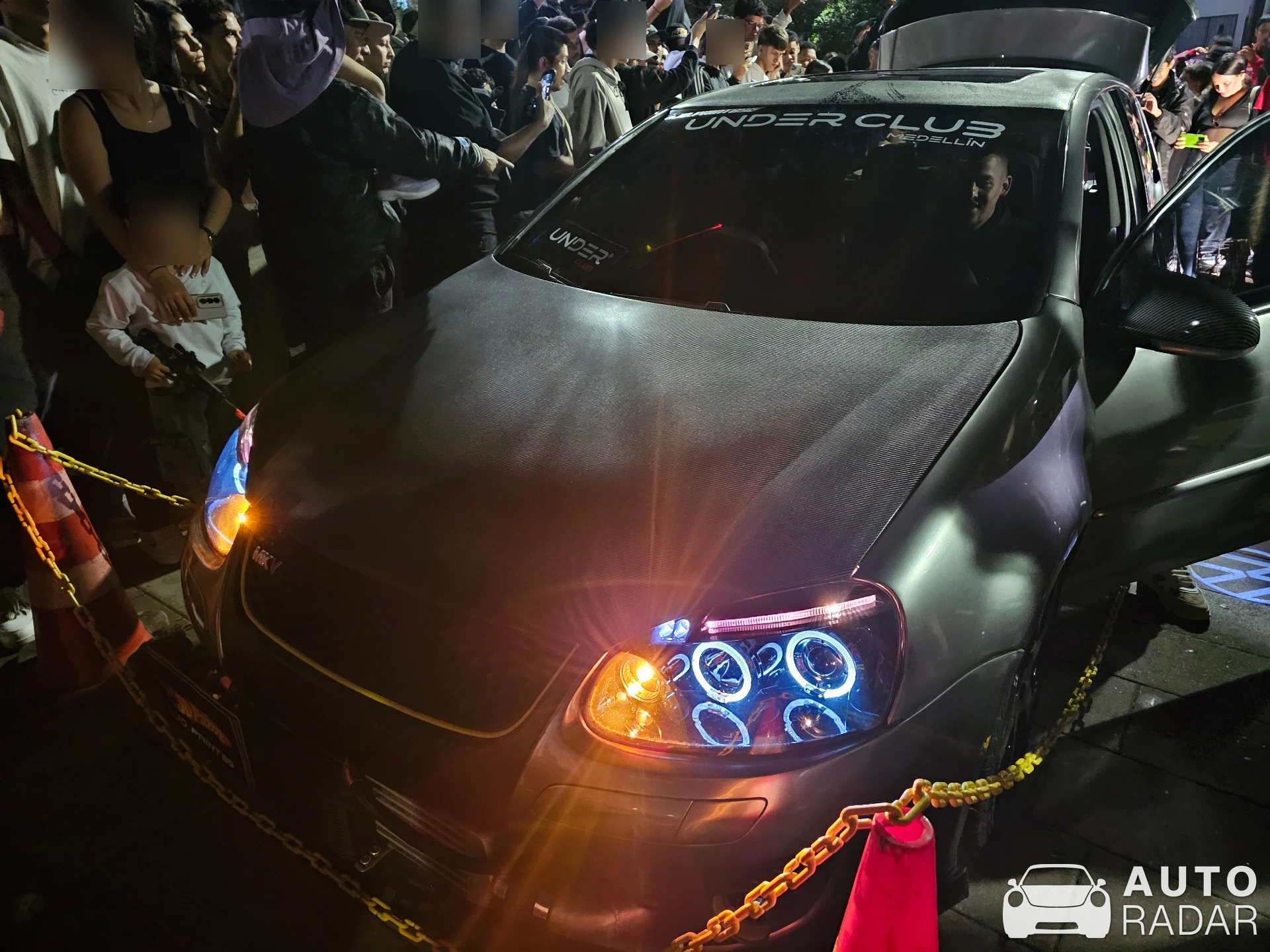 Volkswagen Golf R32 spotted in Medellín