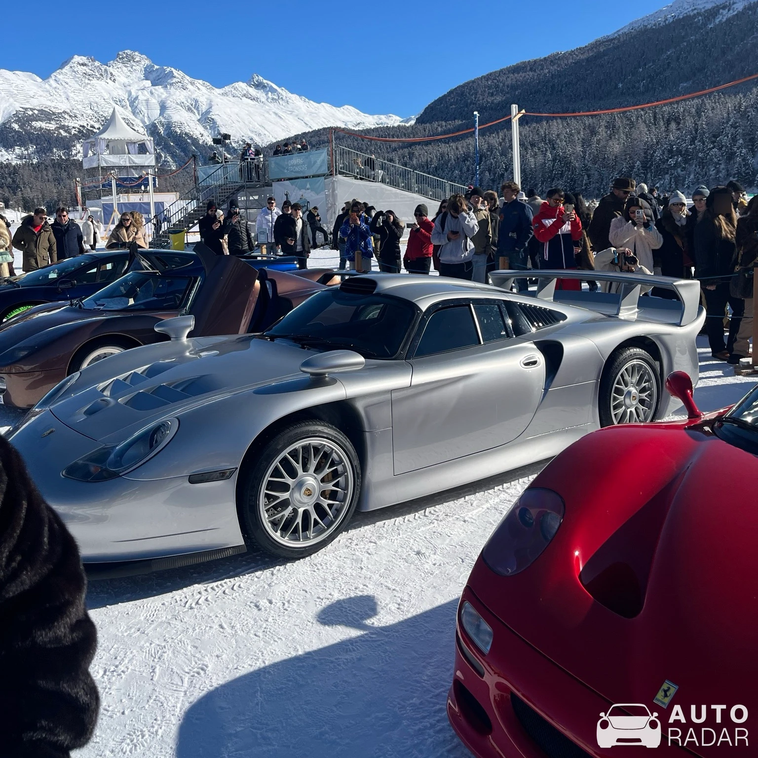 Porsche 996 GT1 Straßenversion spotted in Sankt Moritz, Svizzera