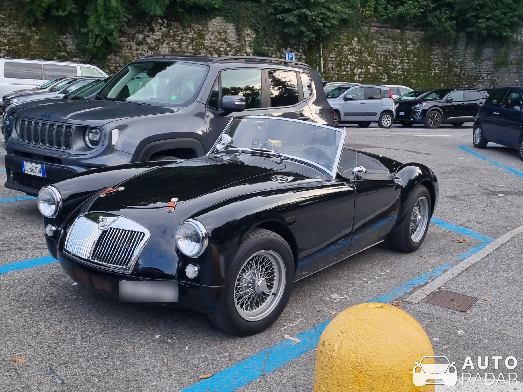 MG MGA spotted in Bellagio, Italia