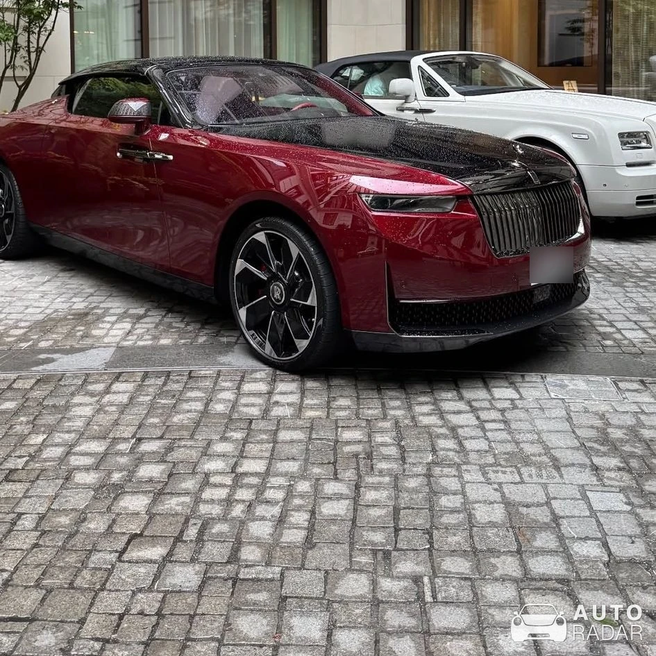 Rolls-Royce Droptail spotted in London
