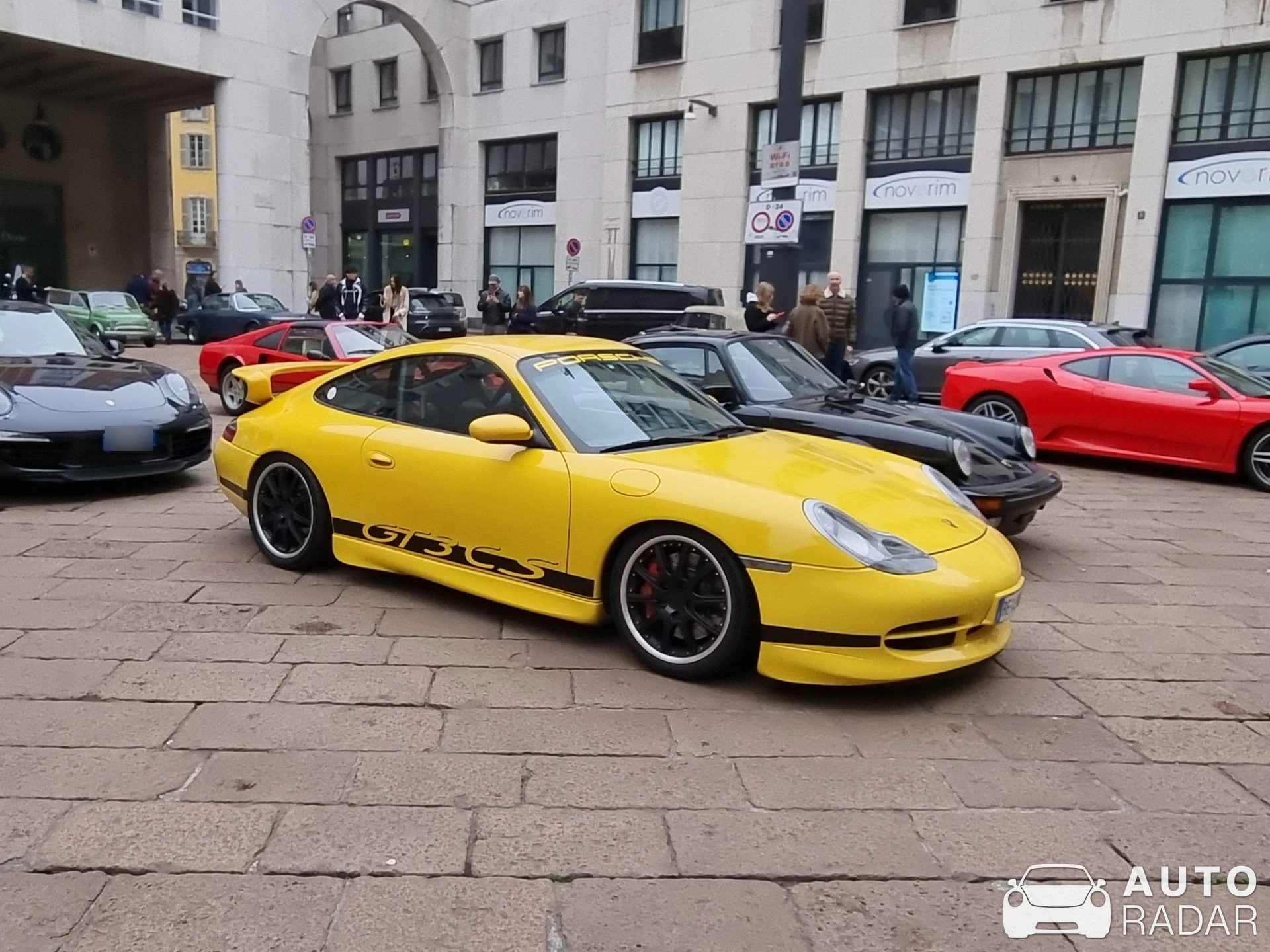Porsche 996 GT3 CS spotted in Milano