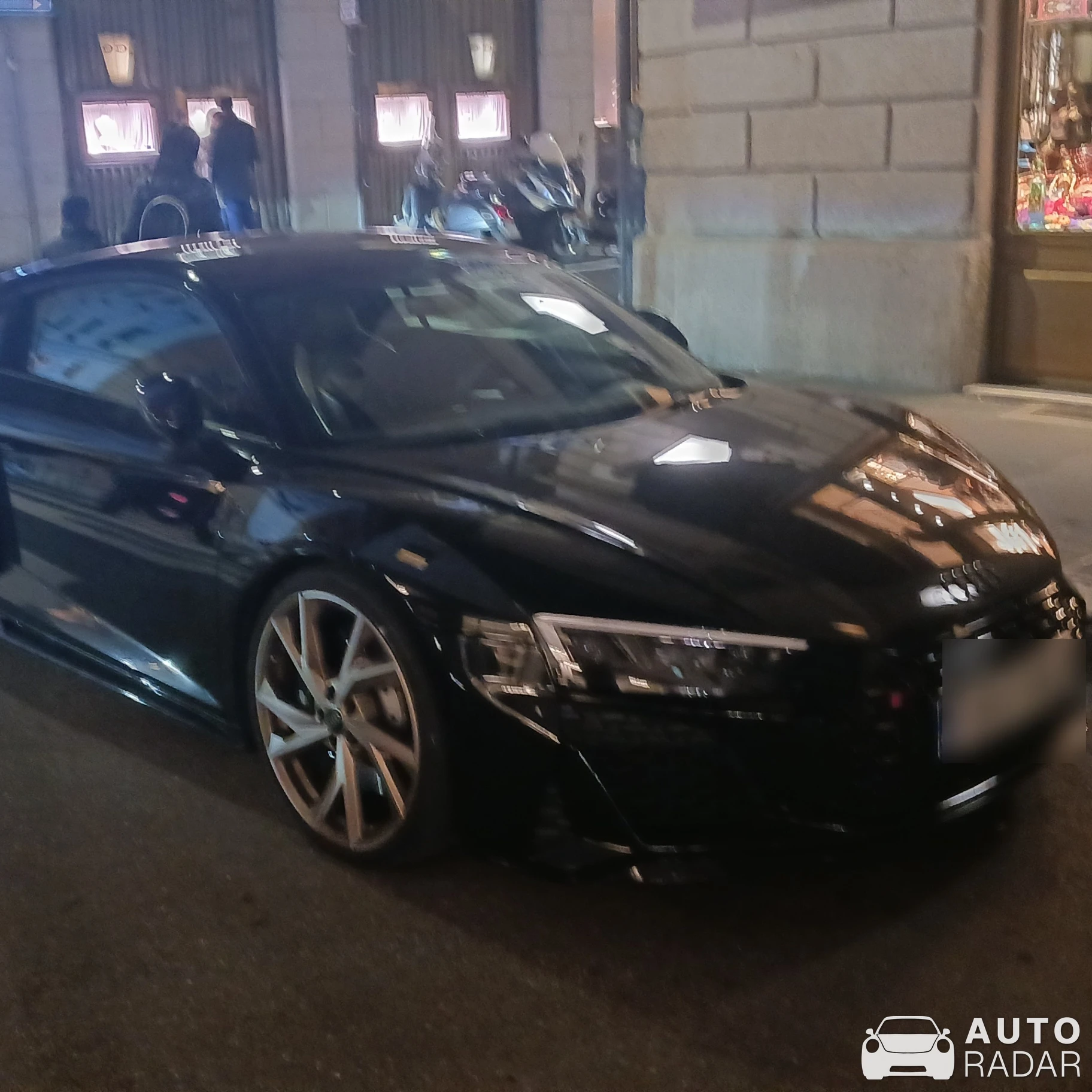 Audi R8 V10 spotted in Milano, Italy