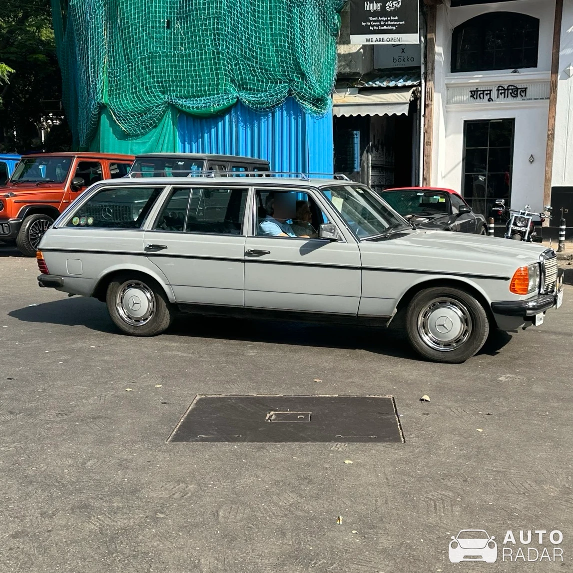 Mercedes-Benz 240 TD W123 spotted in Mumbai
