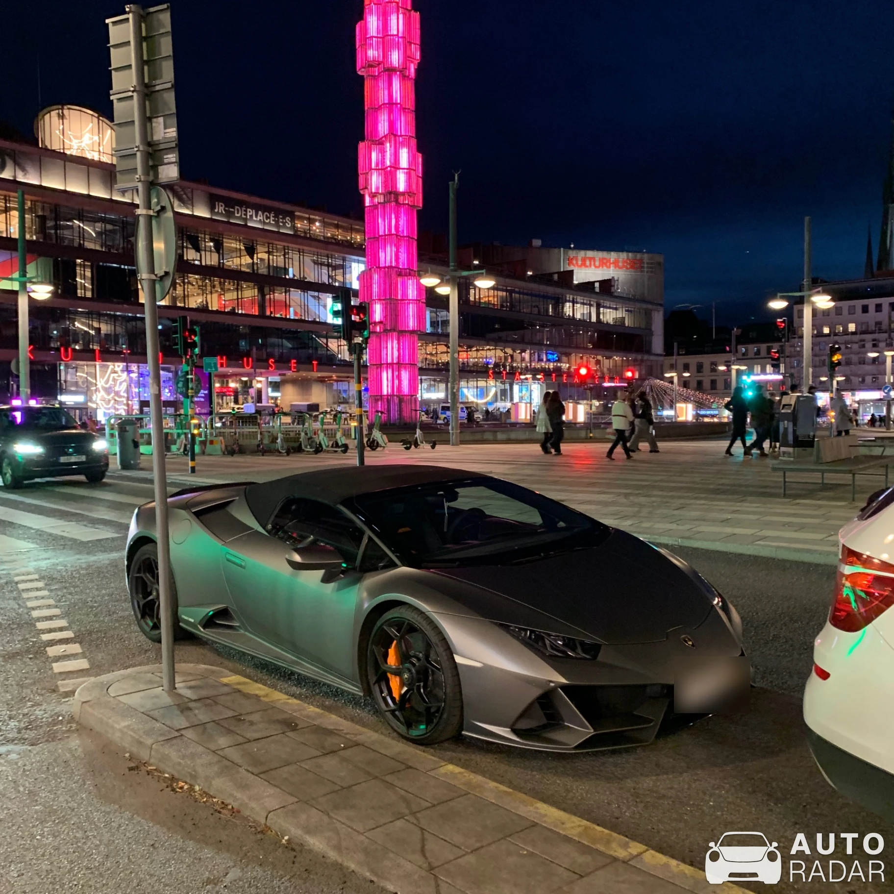 Lamborghini Huracán LP640-4 EVO Spyder spotted in Stockholms län, Швеція