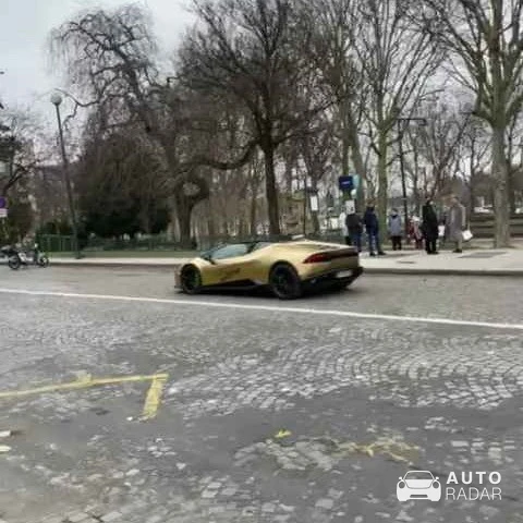 Lamborghini Huracán LP610-4 Spyder spotted in Paris, France
