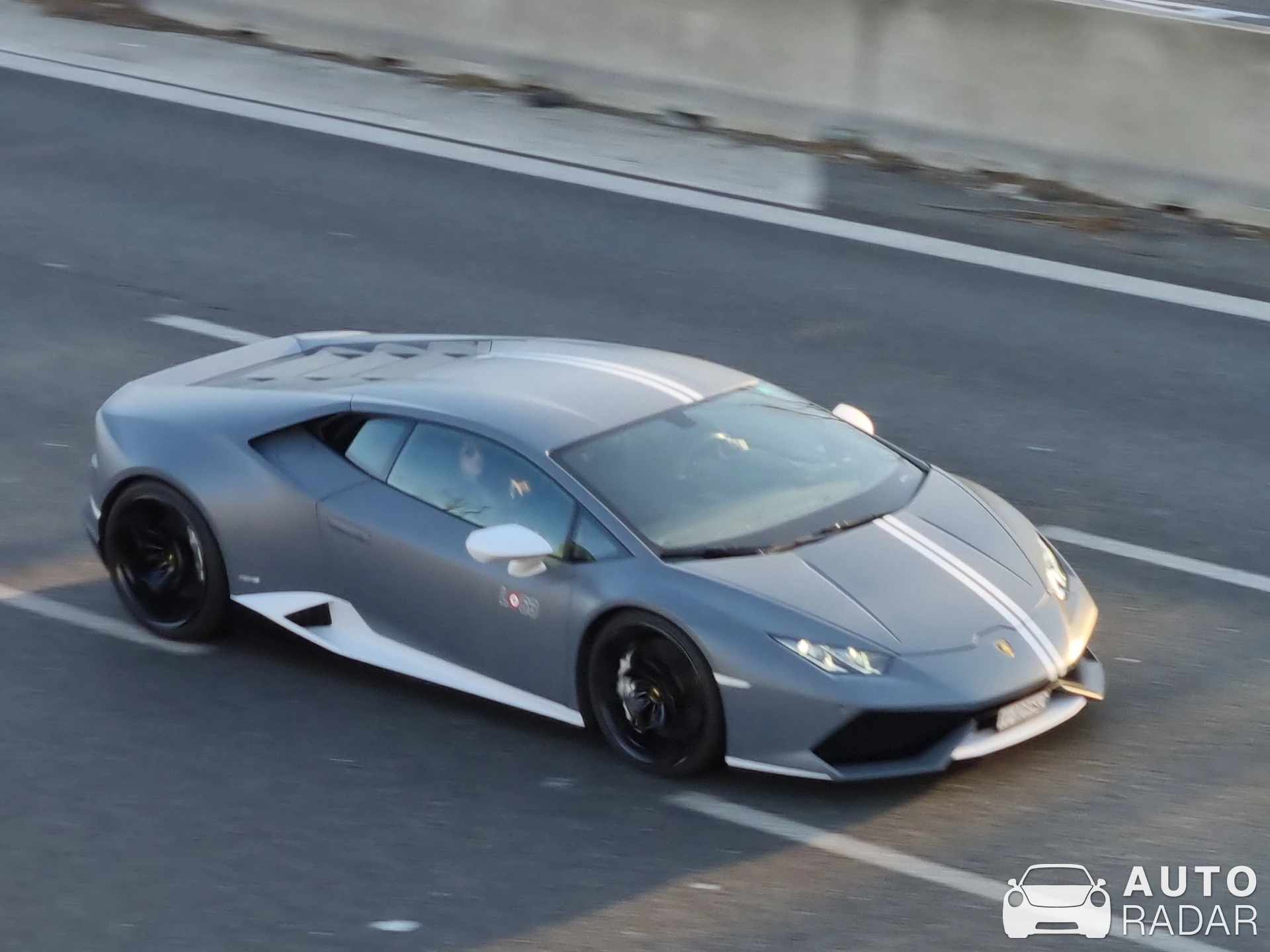 Lamborghini Huracán LP610-4 Avio spotted in Milano, Italia