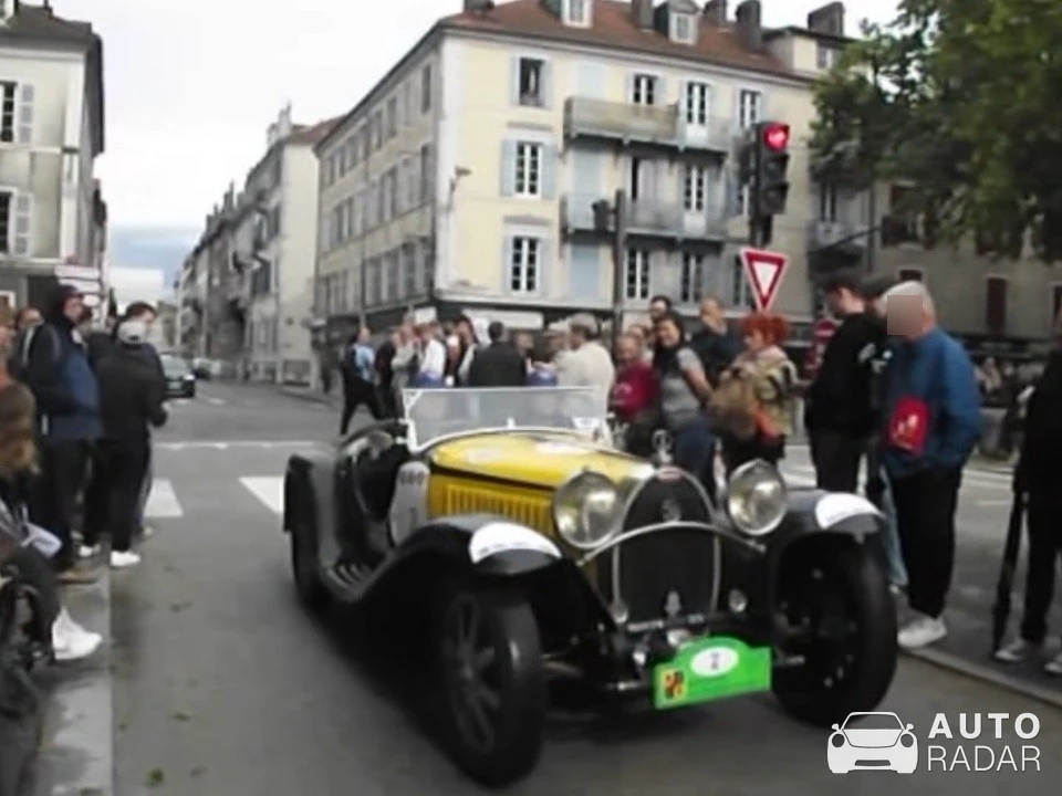 Bugatti Type 55 Roadster spotted in Pau