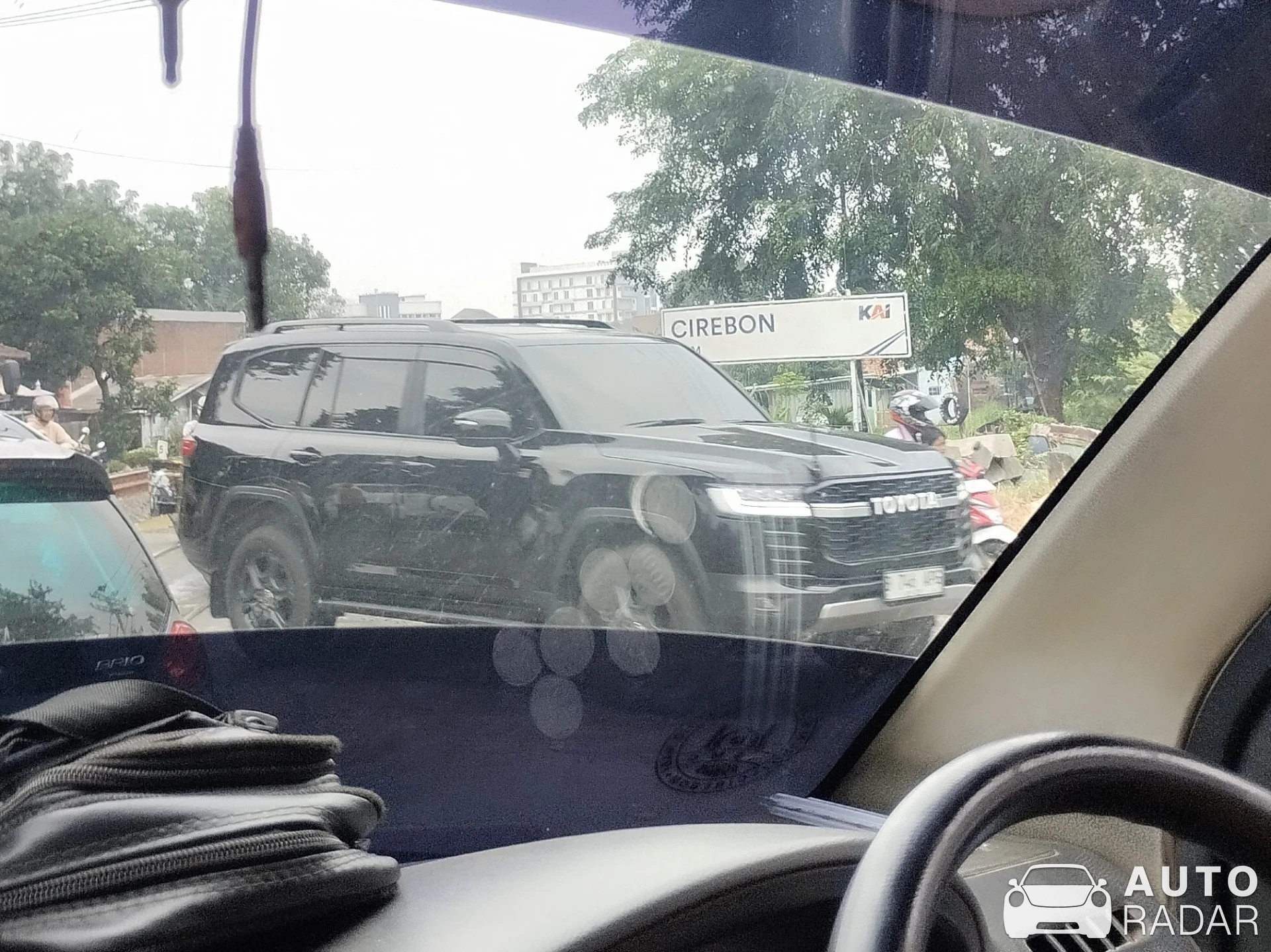 Toyota Land Cruiser 300 GR Sport spotted in Cirebon