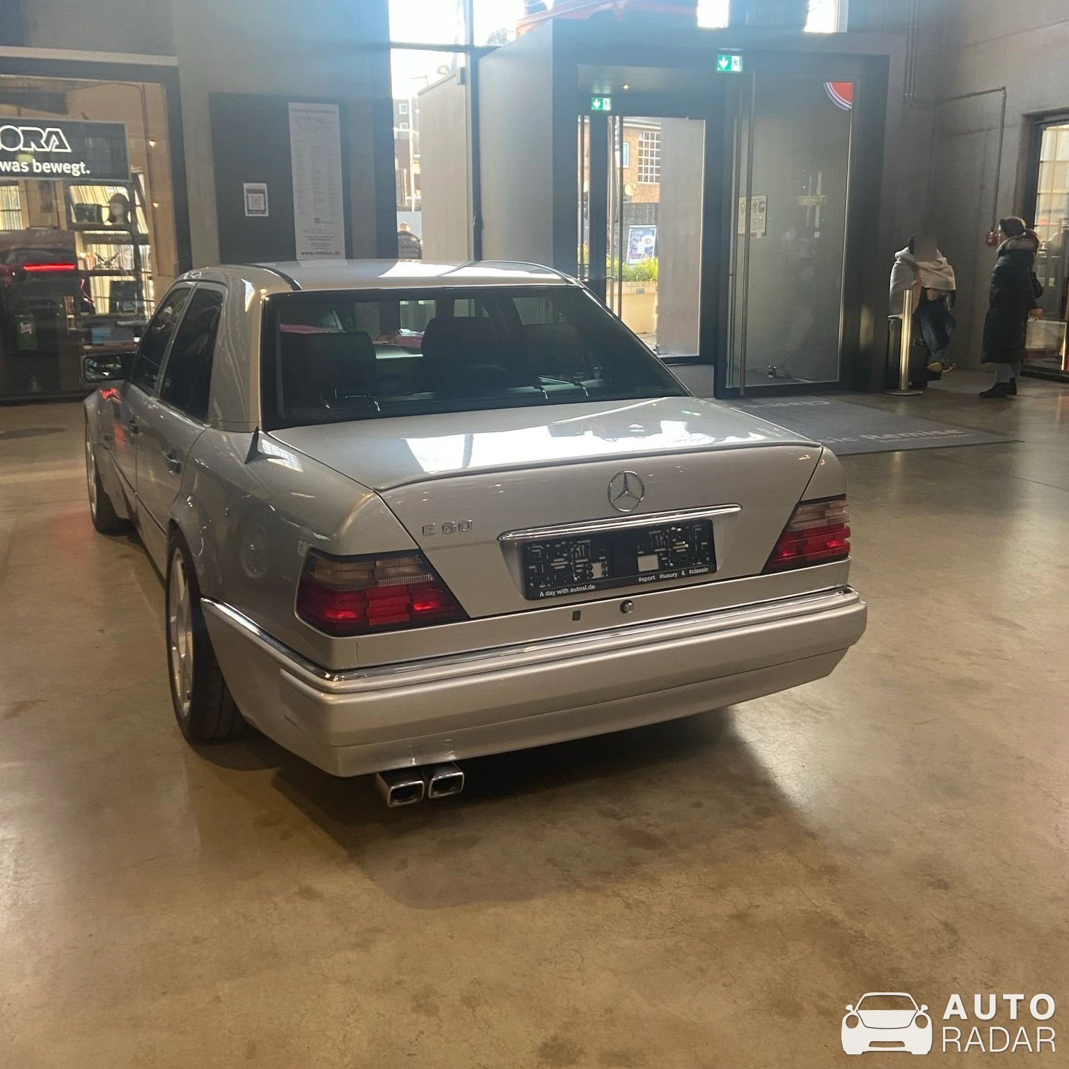 Mercedes-Benz E 60 AMG W124 spotted in Düsseldorf, Deutschland