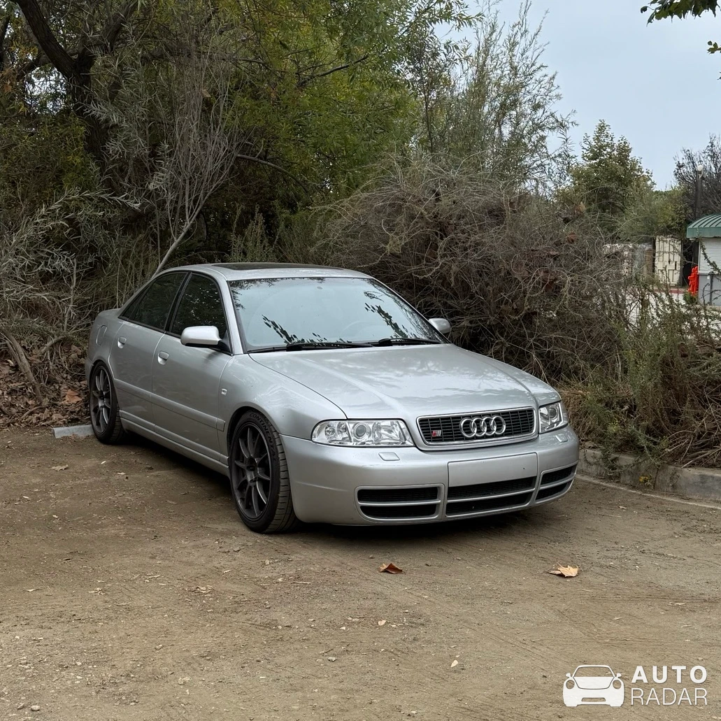 Audi S4 Sedan B6 spotted in Malibu