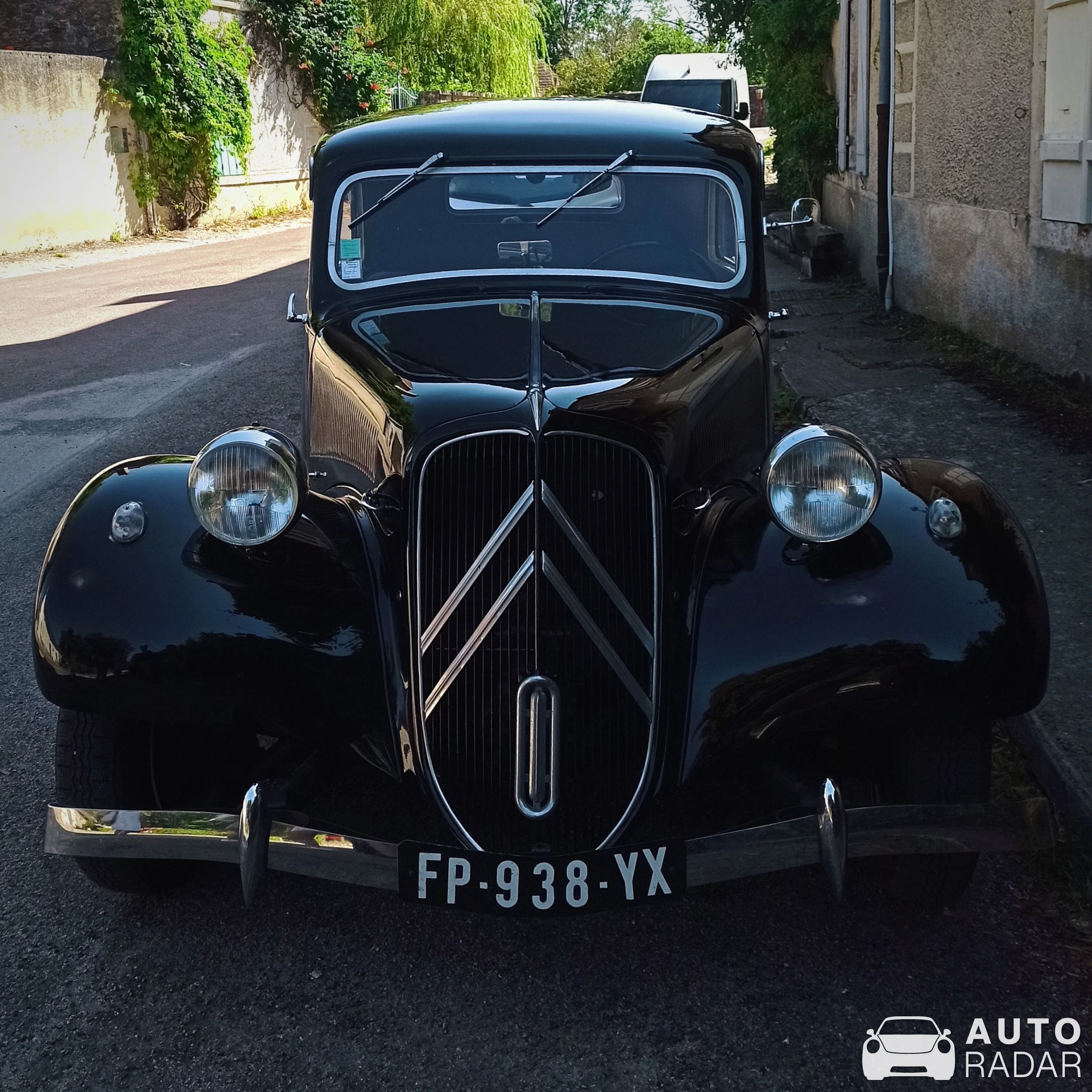 Citroën Traction Avant spotted in Noyers, Francia