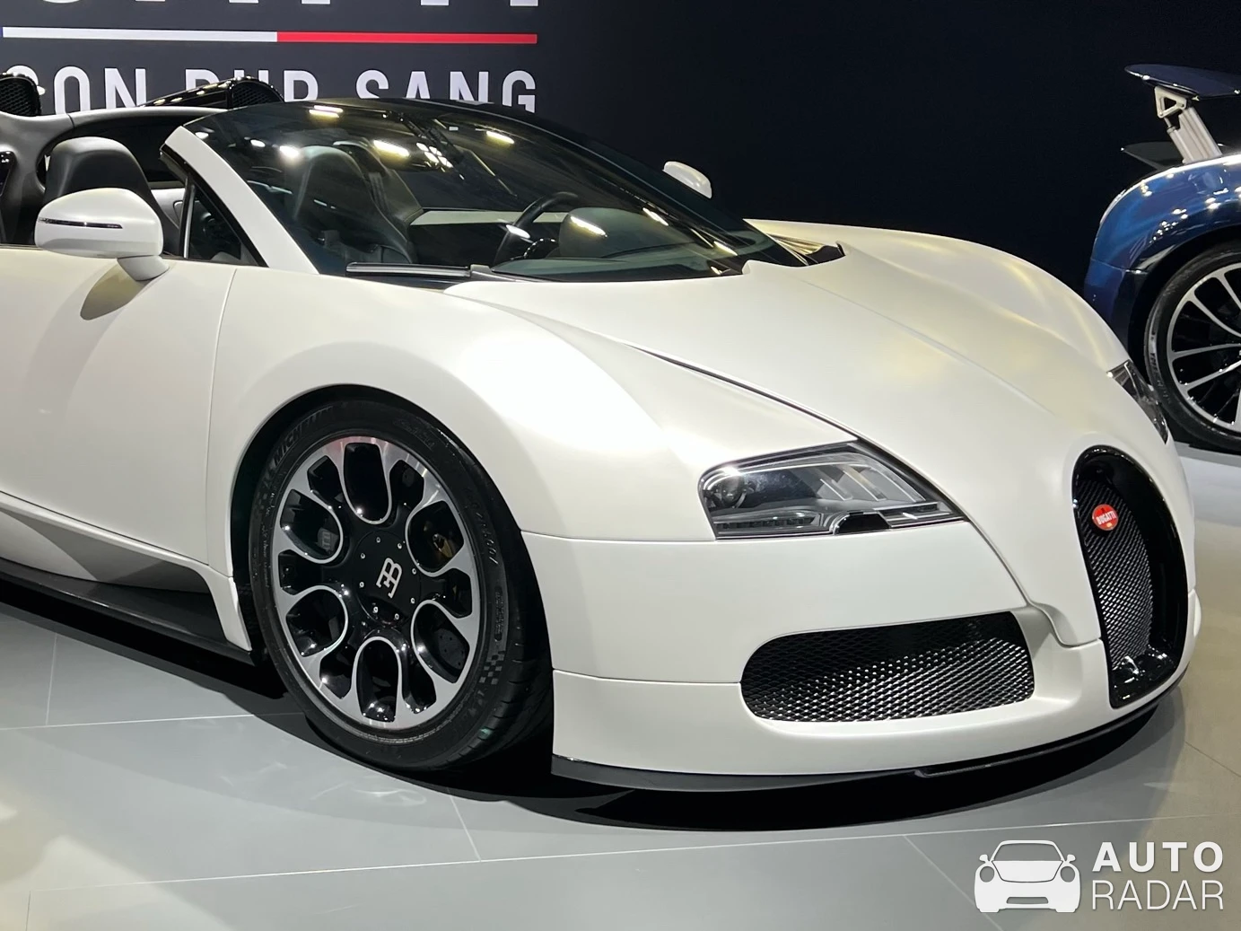 Bugatti Veyron 16.4 Grand Sport spotted in Plailly, France