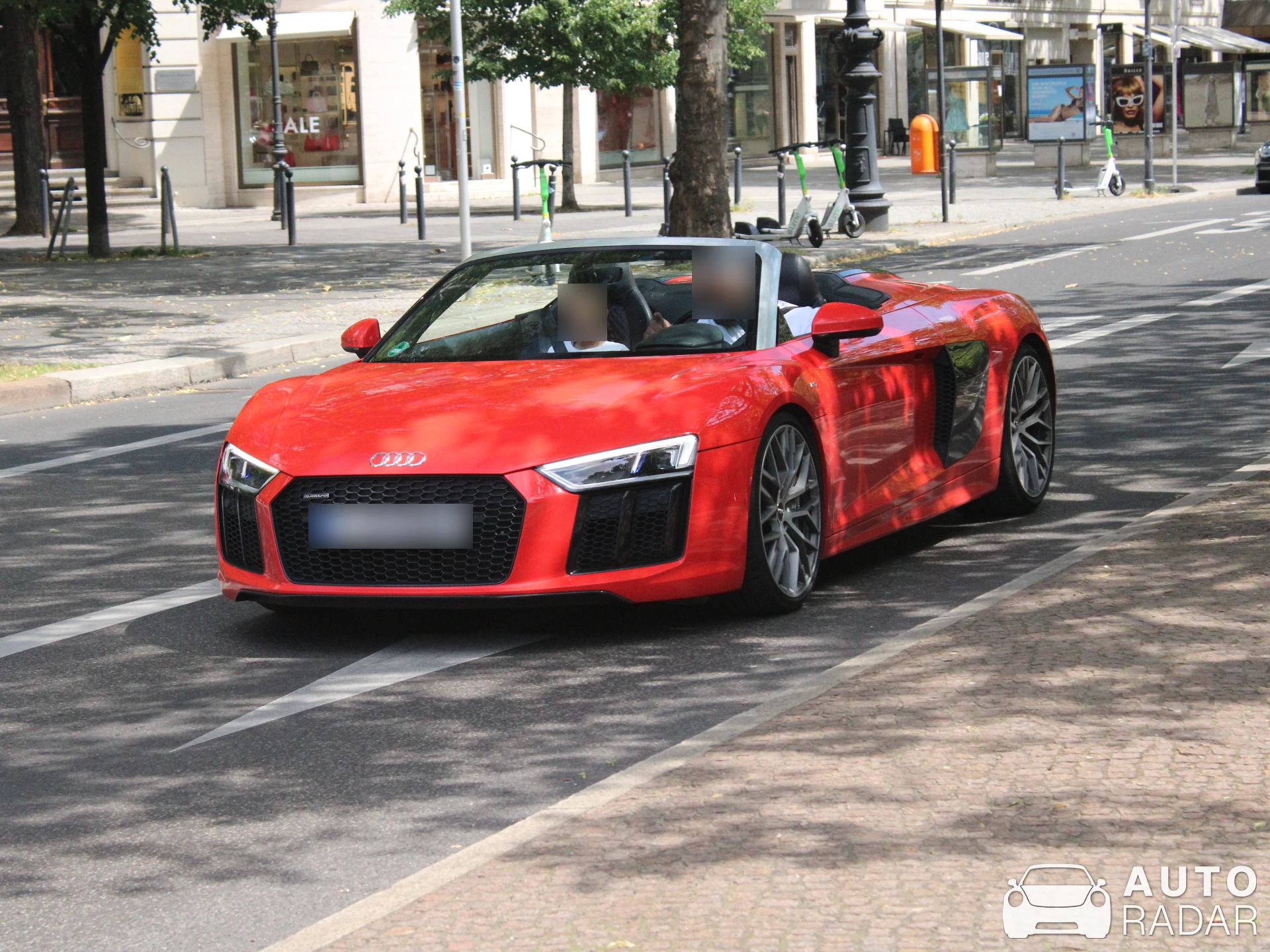 Audi R8 V10 Spyder 2016 spotted in Berlin