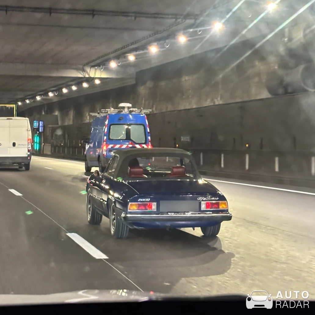 Alfa Romeo 2000 Spider Veloce spotted in Paris, France