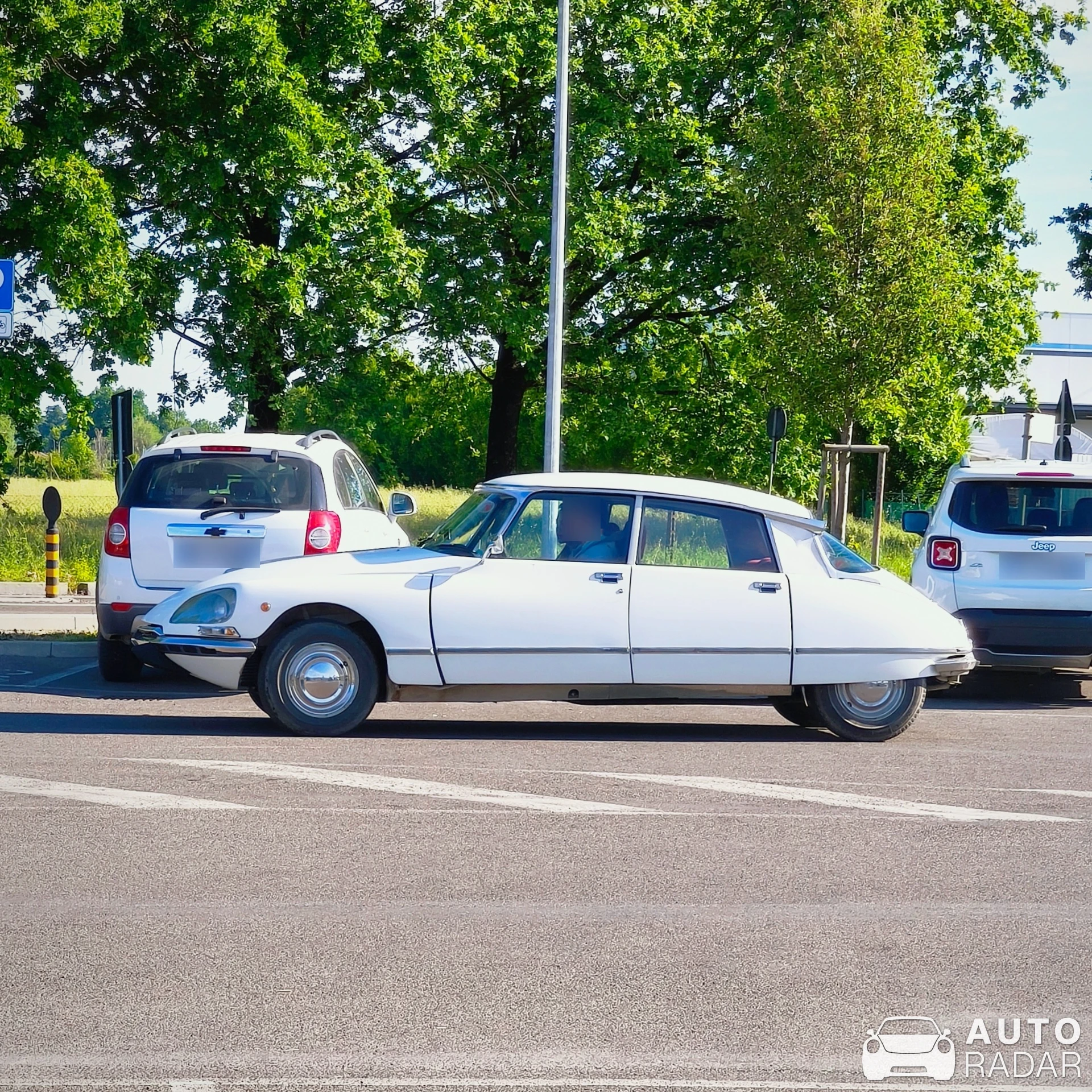 Citroën DS 21 Pallas spotted in Zola Predosa, Italy
