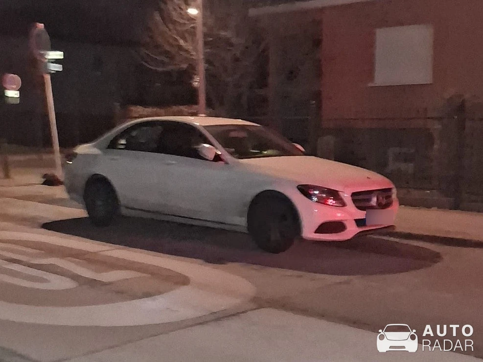 Mercedes-Benz E-Klasse W210 Limousine spotted in Berlin