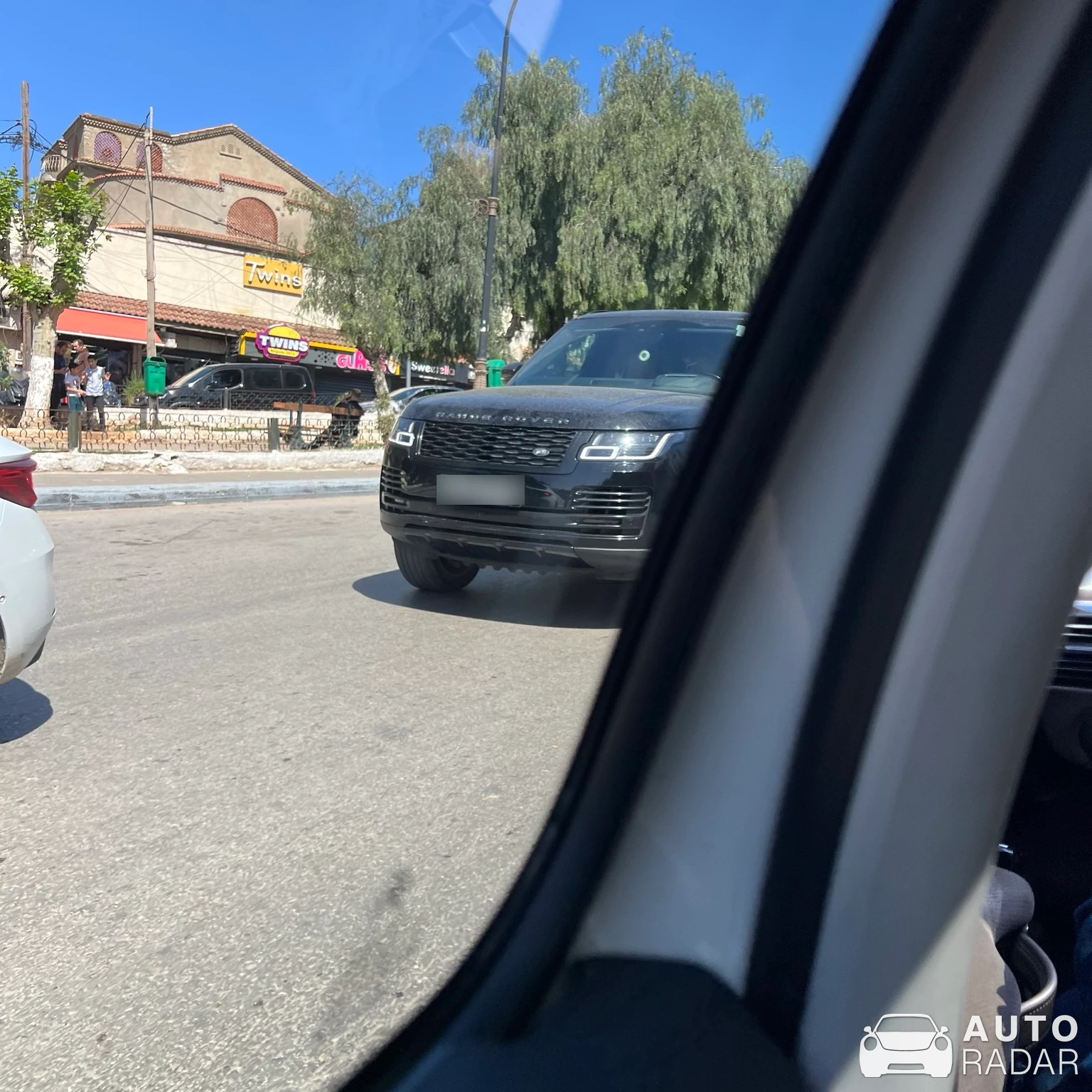 Land Rover Range Rover KANH spotted in Bouzareah