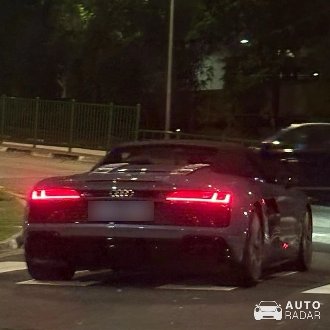 Audi R8 V10 Spyder spotted in Singapore, Singapore