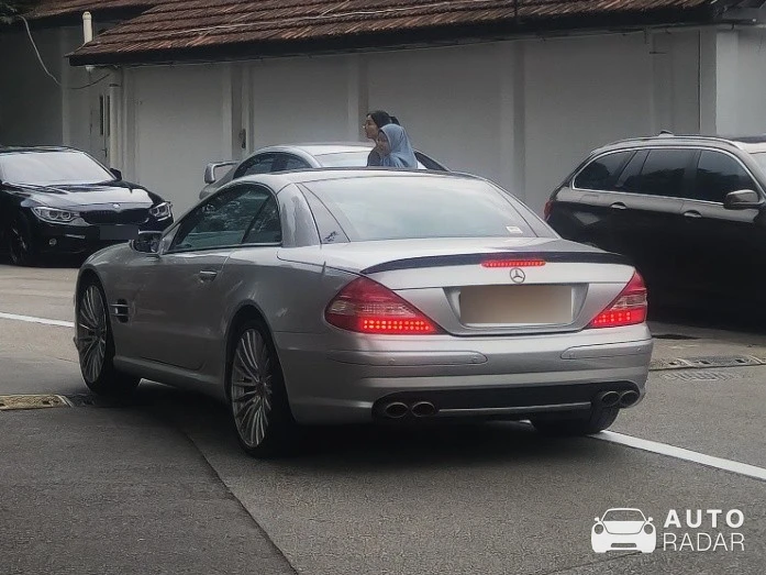 Mercedes-Benz SL 350 R230 spotted in Singapore