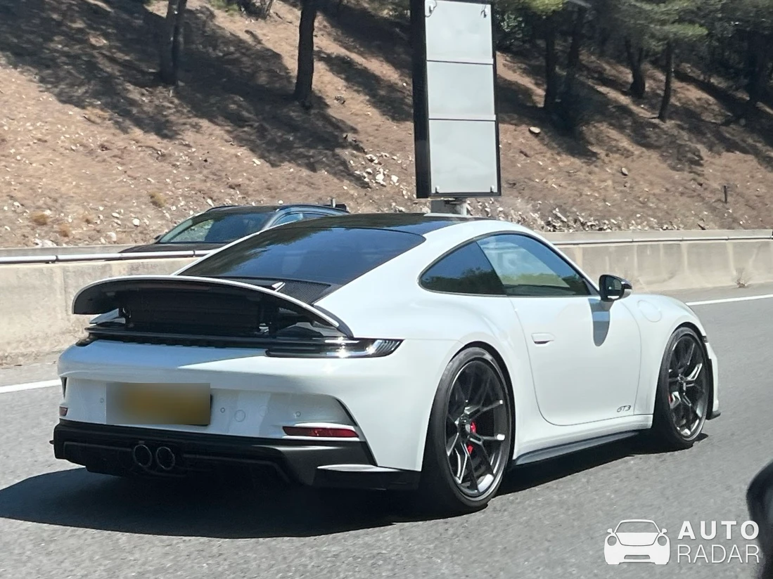 Porsche 992 GT3 Touring MkI spotted in La Trinité