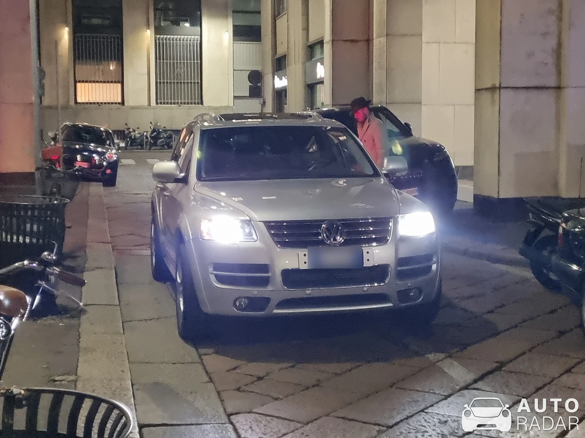 Volkswagen Touareg W12 spotted in Milano