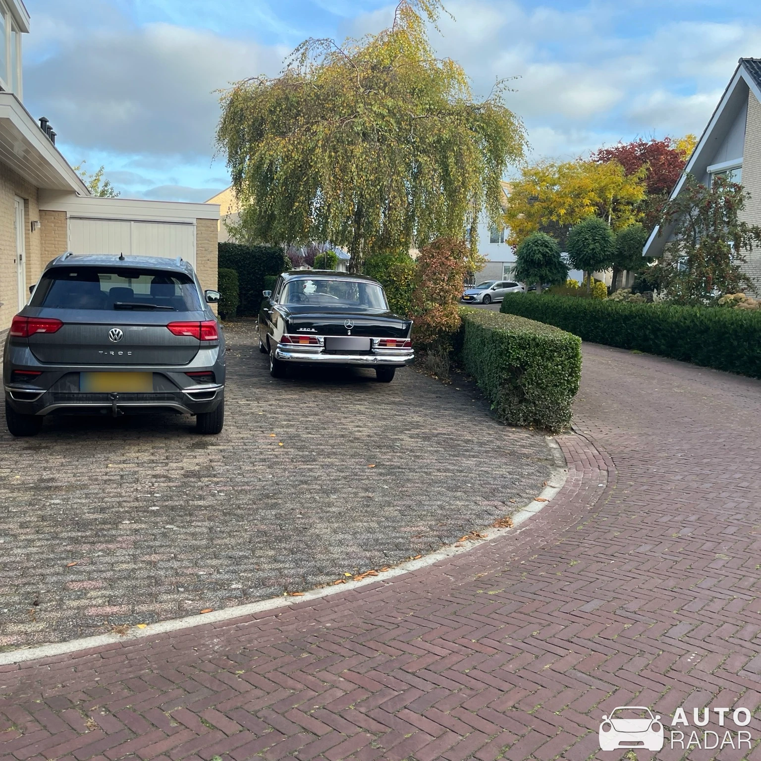 Mercedes-Benz 220 S Ponton W128 spotted in Sneek