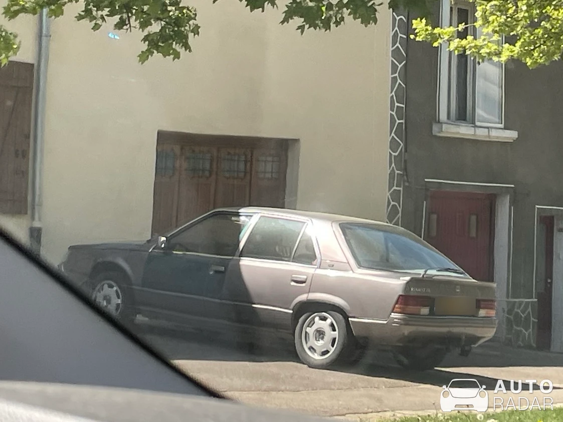 Renault 25 spotted in Gondreville