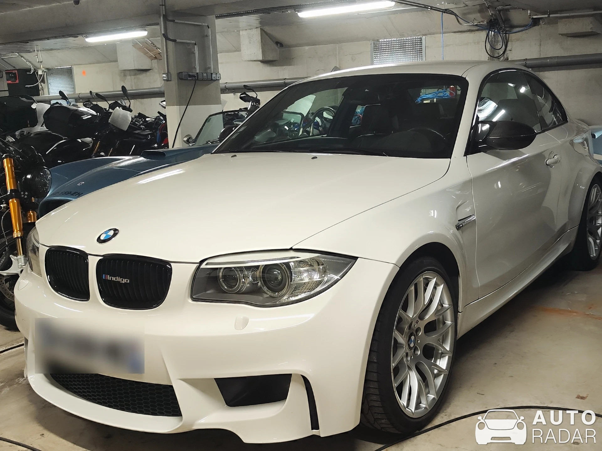 BMW 1M spotted in Lisses