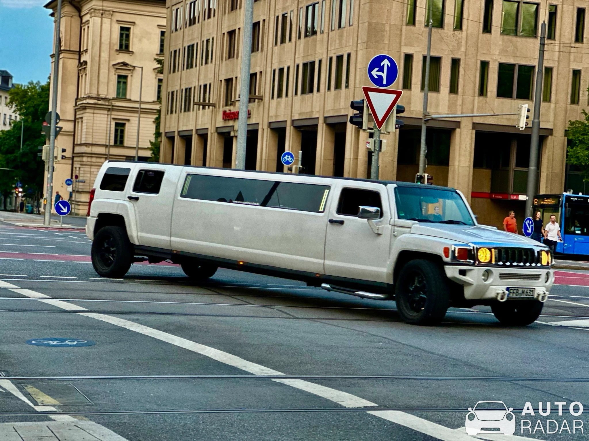 Hummer H3 Limousine spotted in München