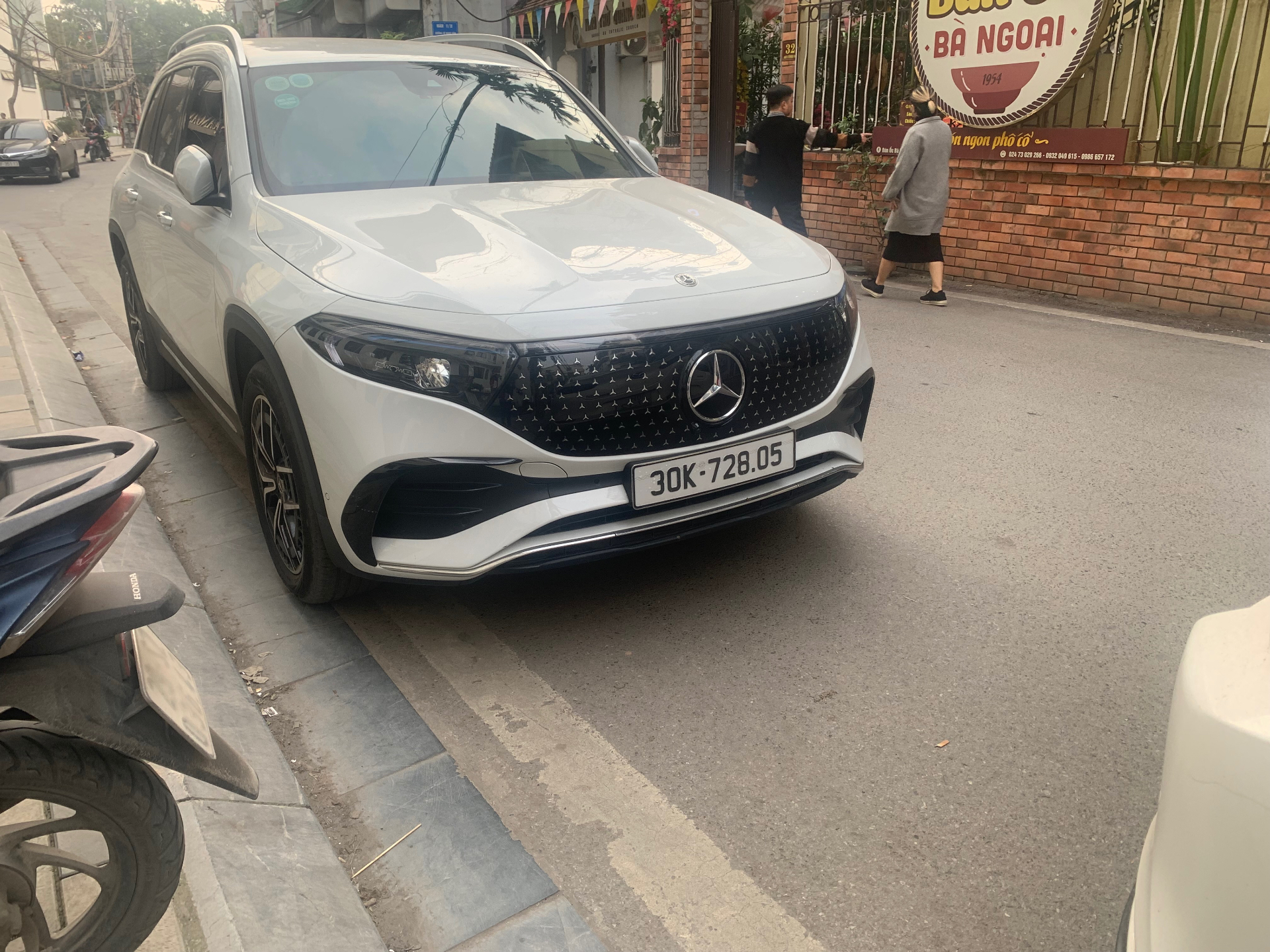 Mercedes-Benz EQA