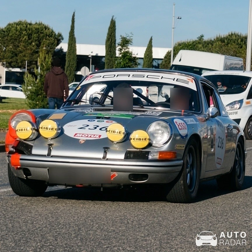 Porsche 911 R Tribute spotted