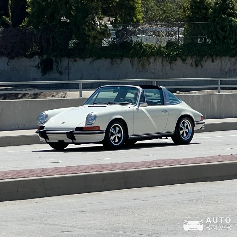 Porsche 911 E Targa spotted in Camarillo