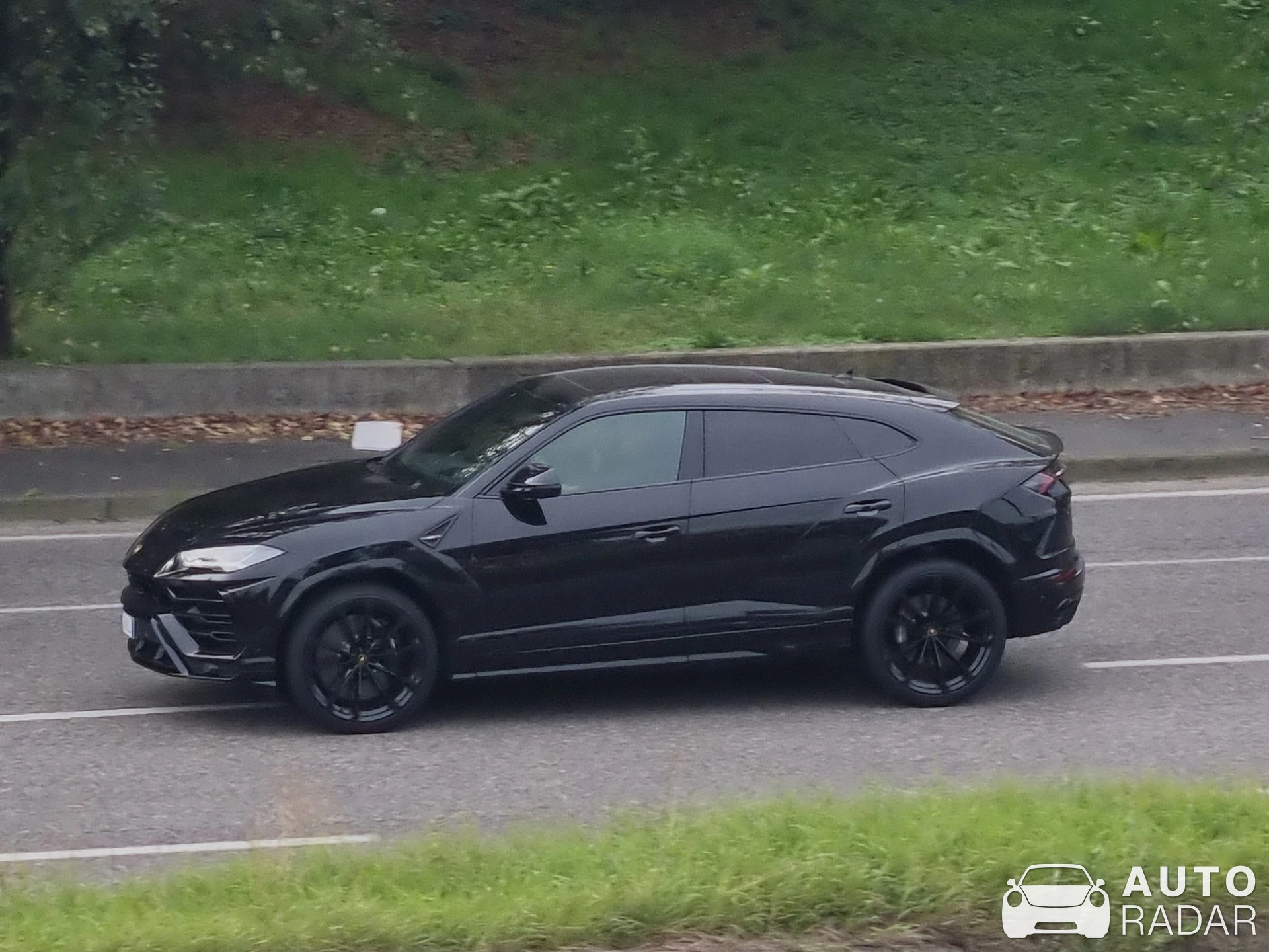 Lamborghini Urus S spotted in Milan, Italy