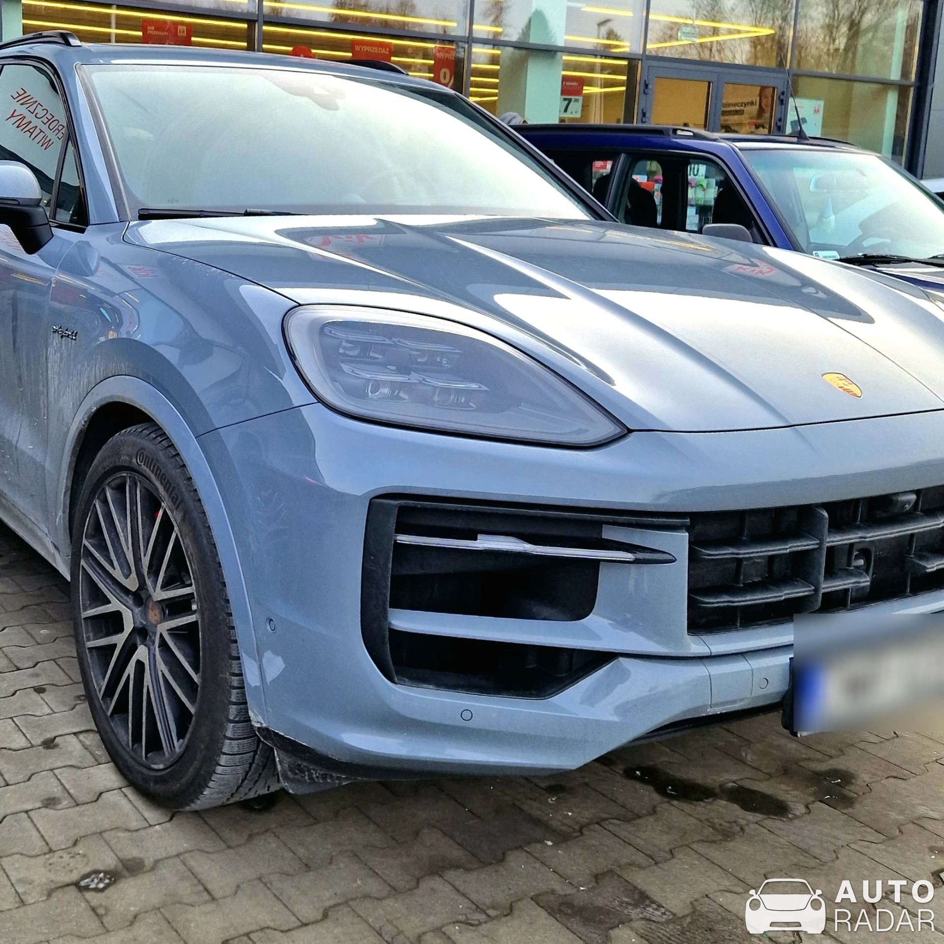 Porsche Cayenne E-Hybrid spotted in Kraków, Poland