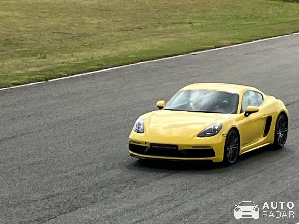 Porsche 718 Cayman GTS spotted in Abbeville