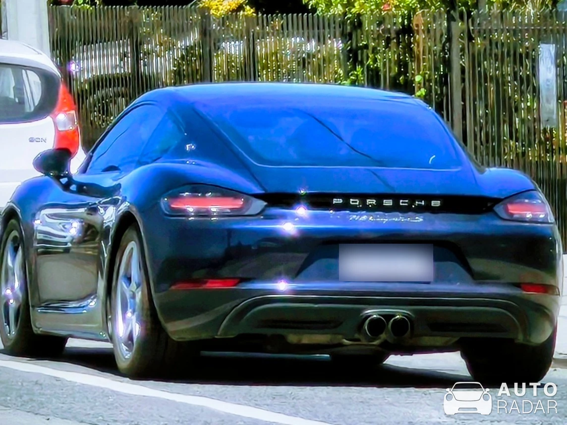 Porsche 718 Cayman S spotted in Puerto Varas, Chile