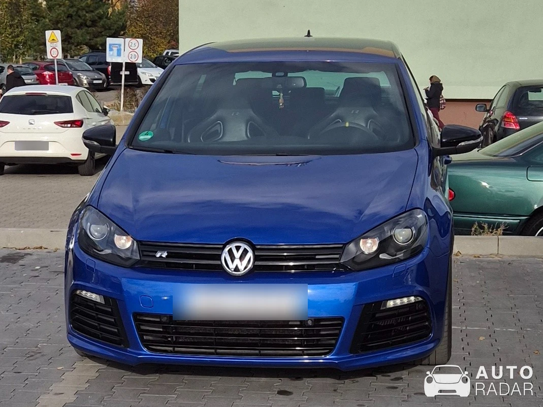 Volkswagen Golf R MkVI spotted in Skarżysko-Kamienna