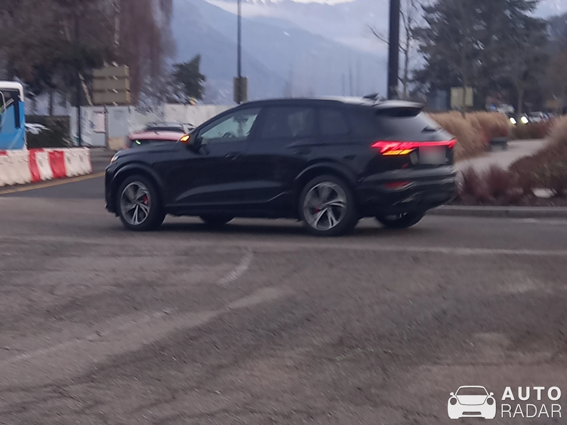Audi SQ8 spotted in Annecy, France