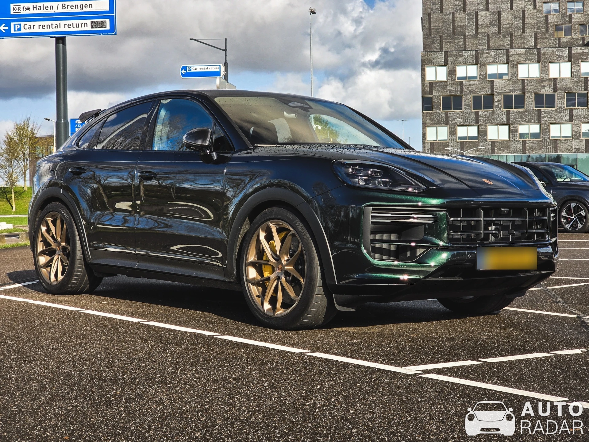 Porsche Cayenne Coupé Turbo E-Hybrid spotted in Rotterdam