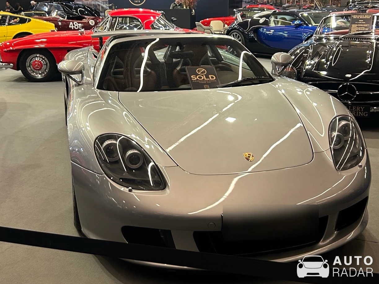 Porsche Carrera GT spotted in Paris, France