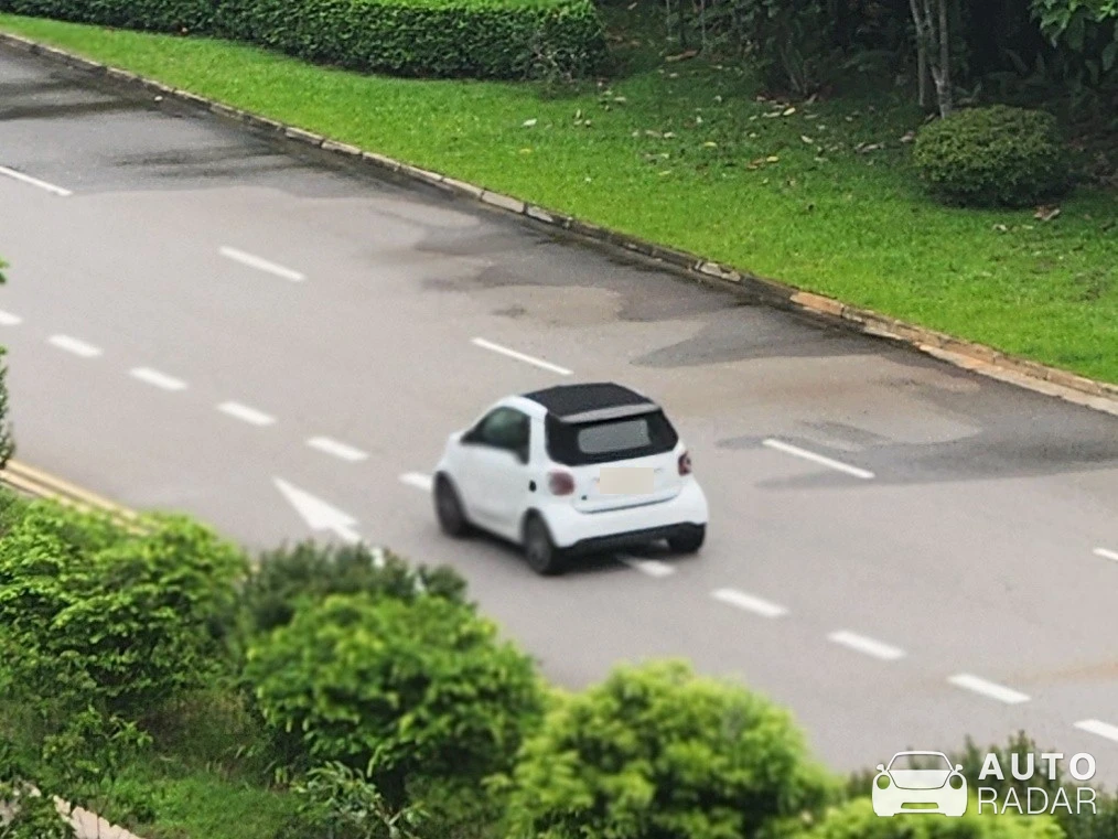 Smart Fortwo Cabrio spotted in Singapore