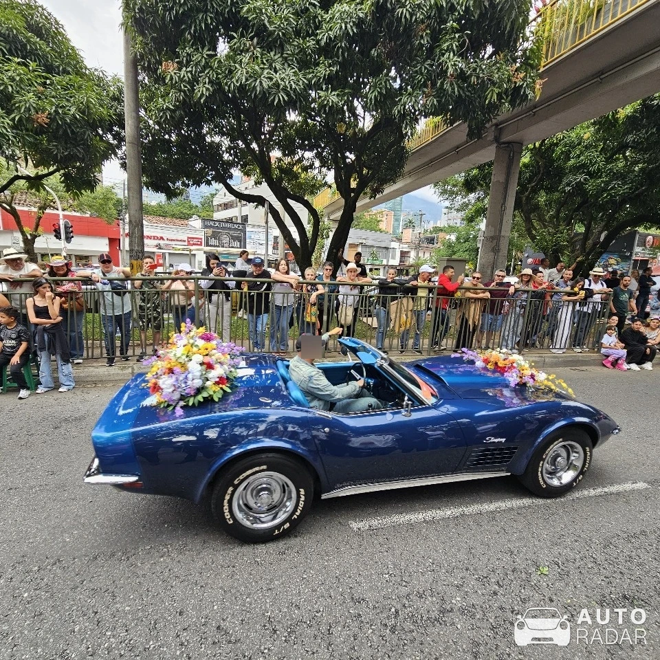 Chevrolet Corvette C3 Stingray spotted in Medellín, Colombia