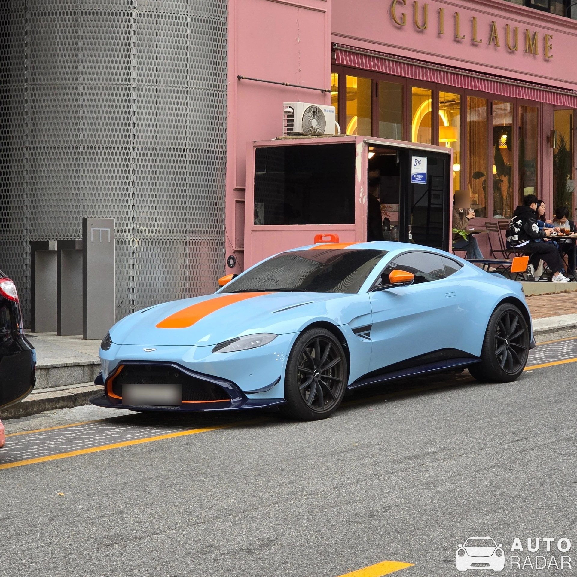 Aston Martin V8 Vantage 2018 Heritage Racing Edition spotted in 서울특별시, 대한민국
