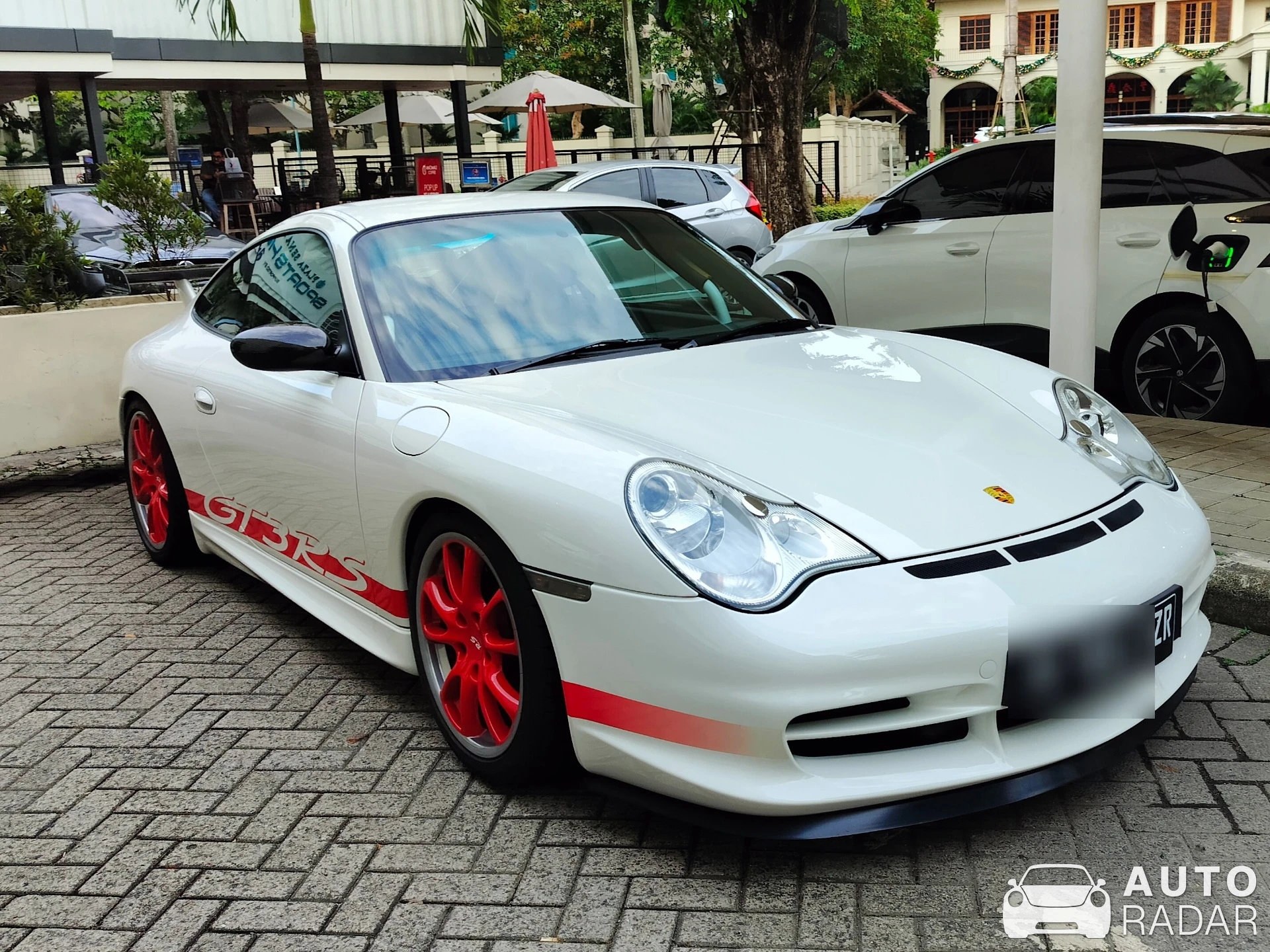 Porsche 996 GT3 RS spotted in Kota Jakarta Pusat, Indonesia