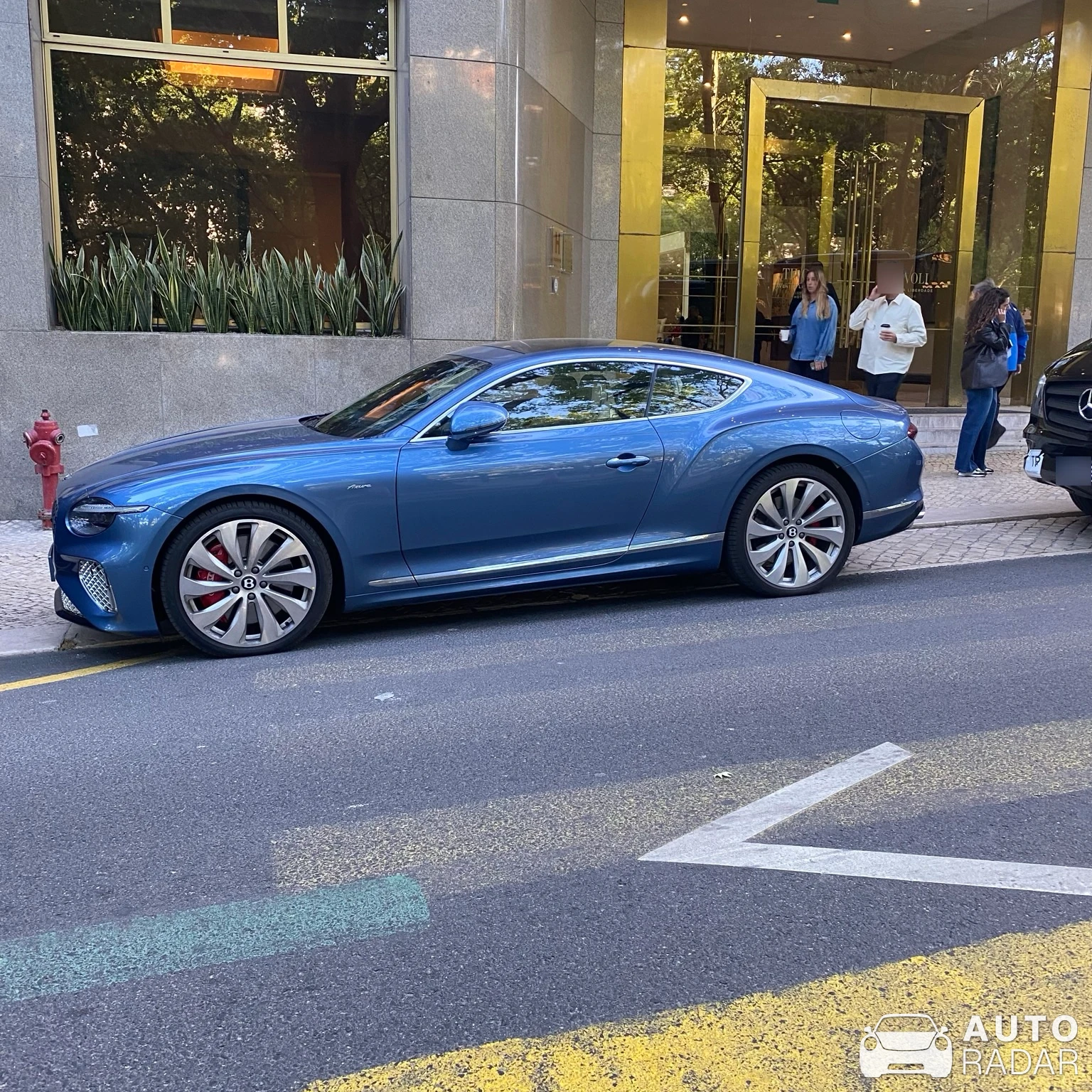 Bentley Continental GT V8 Azure spotted in Lisboa