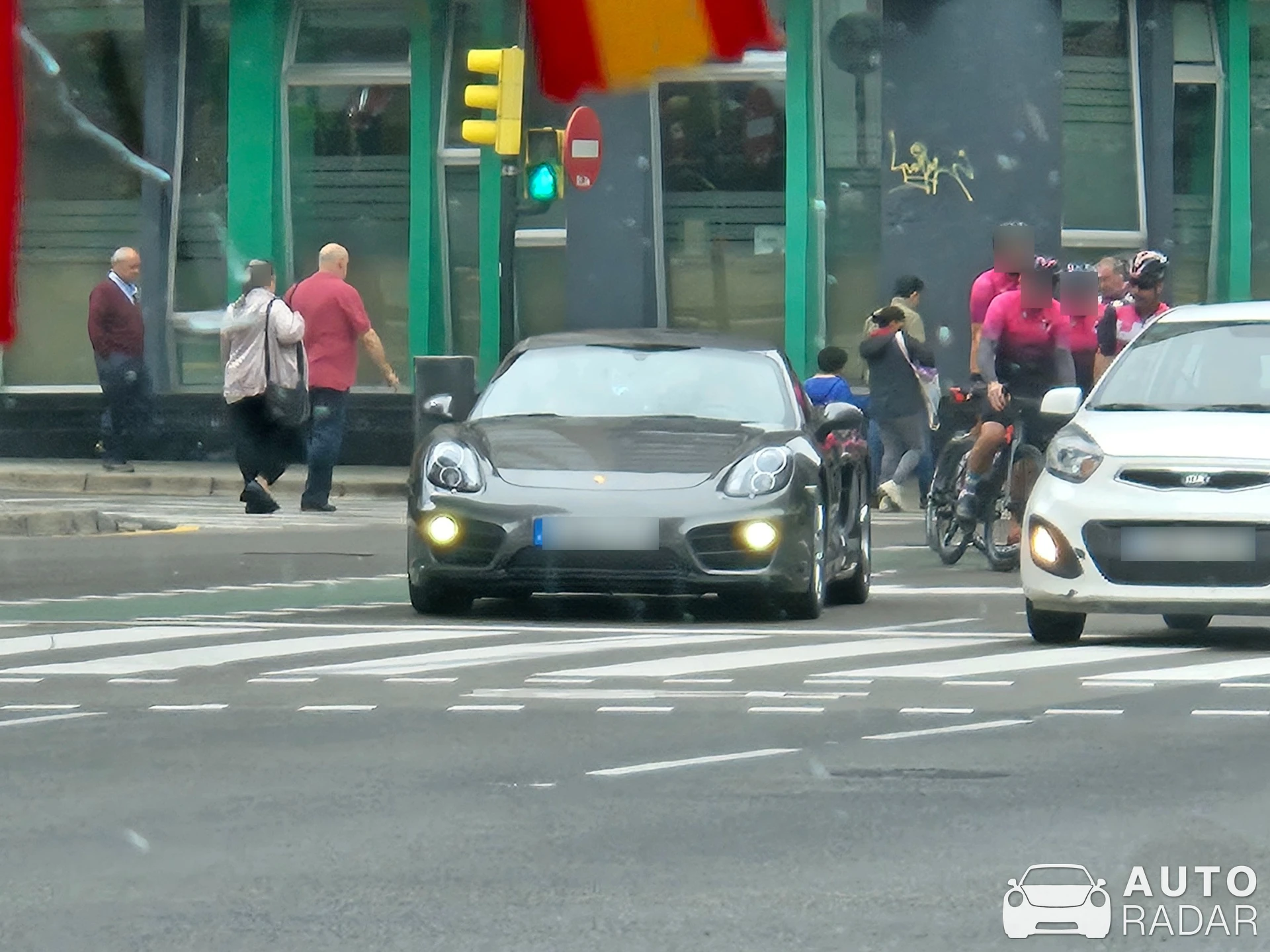 Porsche 981 Cayman S spotted in Zaragoza, Spain
