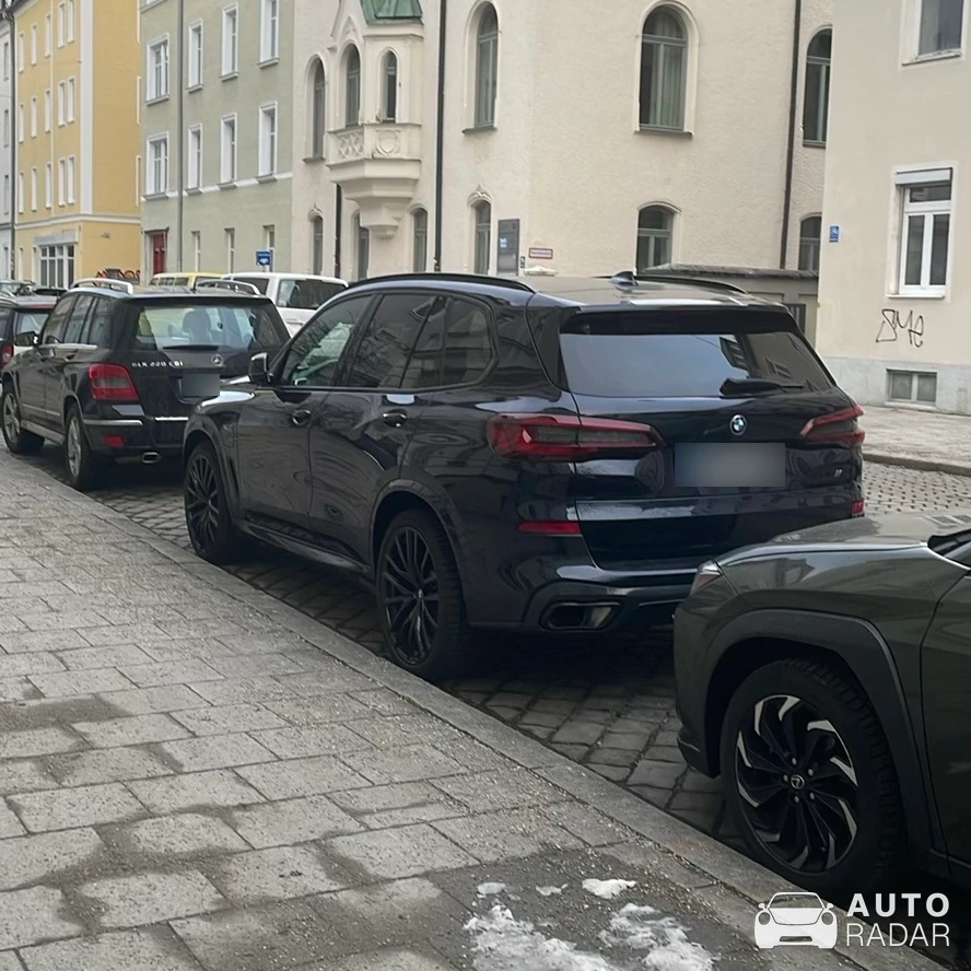 BMW X5 M F95 spotted in München, Deutschland