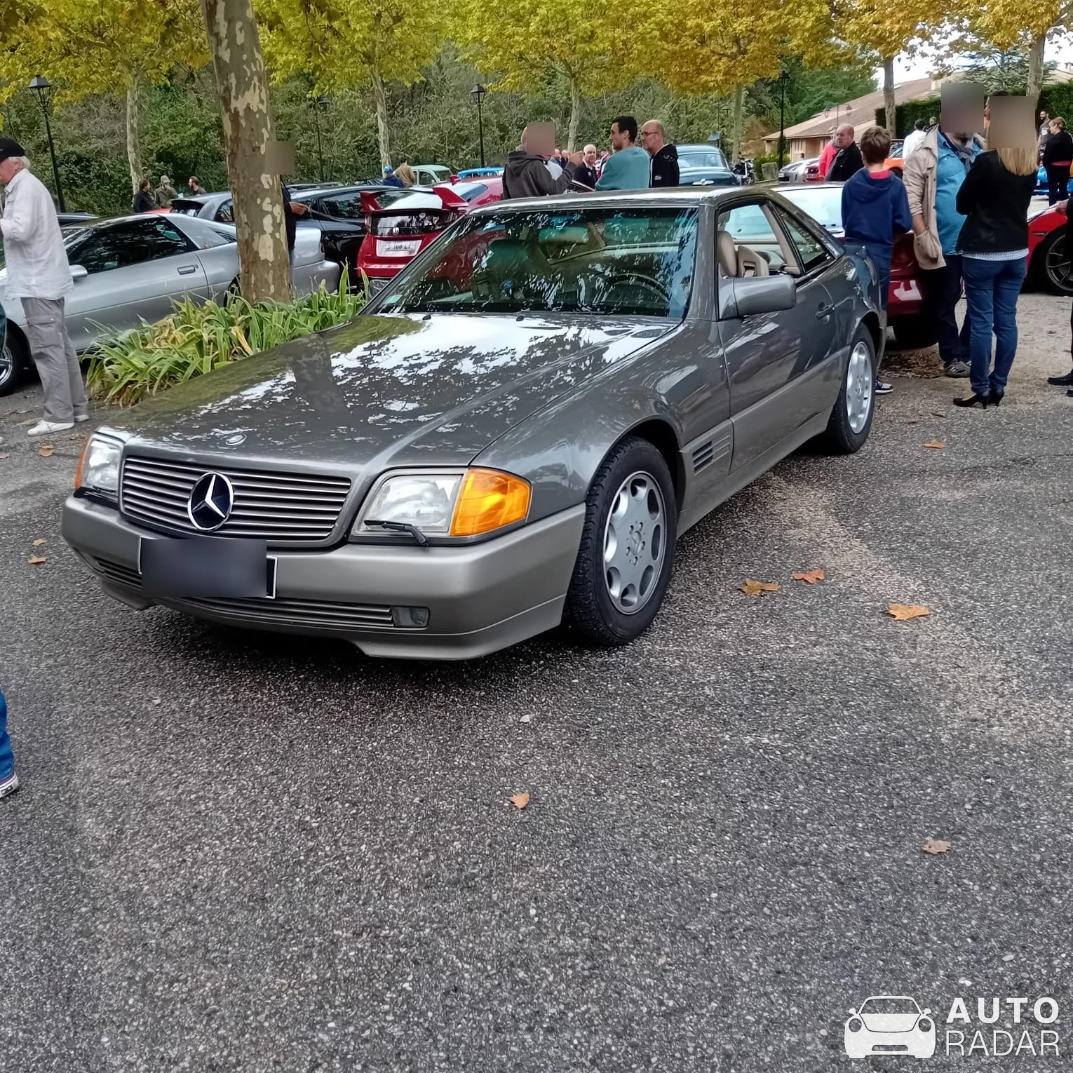 Mercedes-Benz SL 500 spotted in Eurre, France